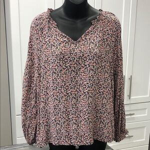 2/$30 – Old Navy Floral Blouse – Navy Blue Base – Women’s Small